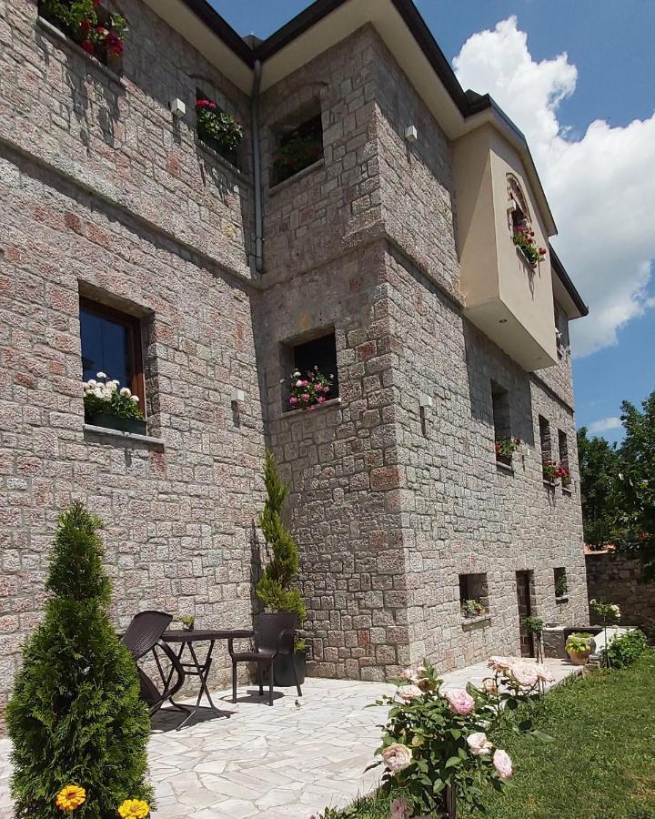 Hotel Bujtina Liana Voskopojë Exterior foto