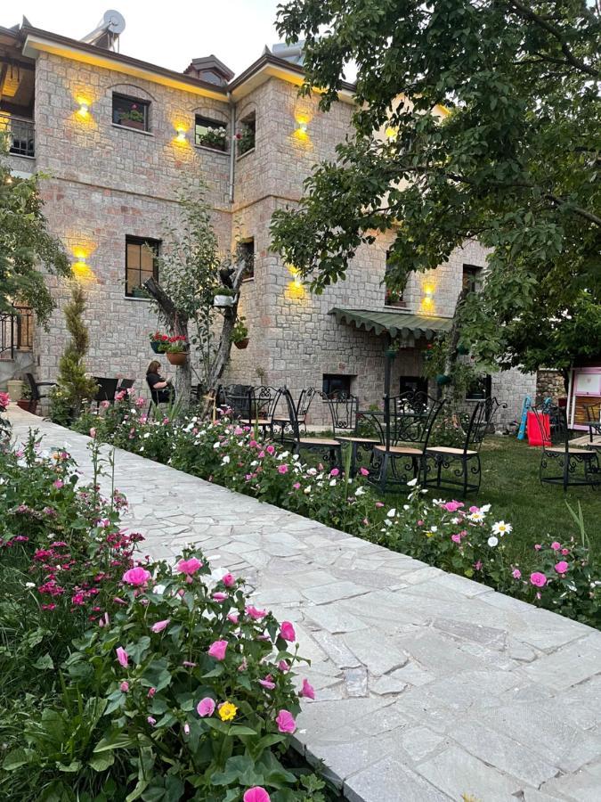 Hotel Bujtina Liana Voskopojë Exterior foto
