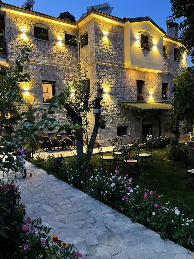Hotel Bujtina Liana Voskopojë Exterior foto